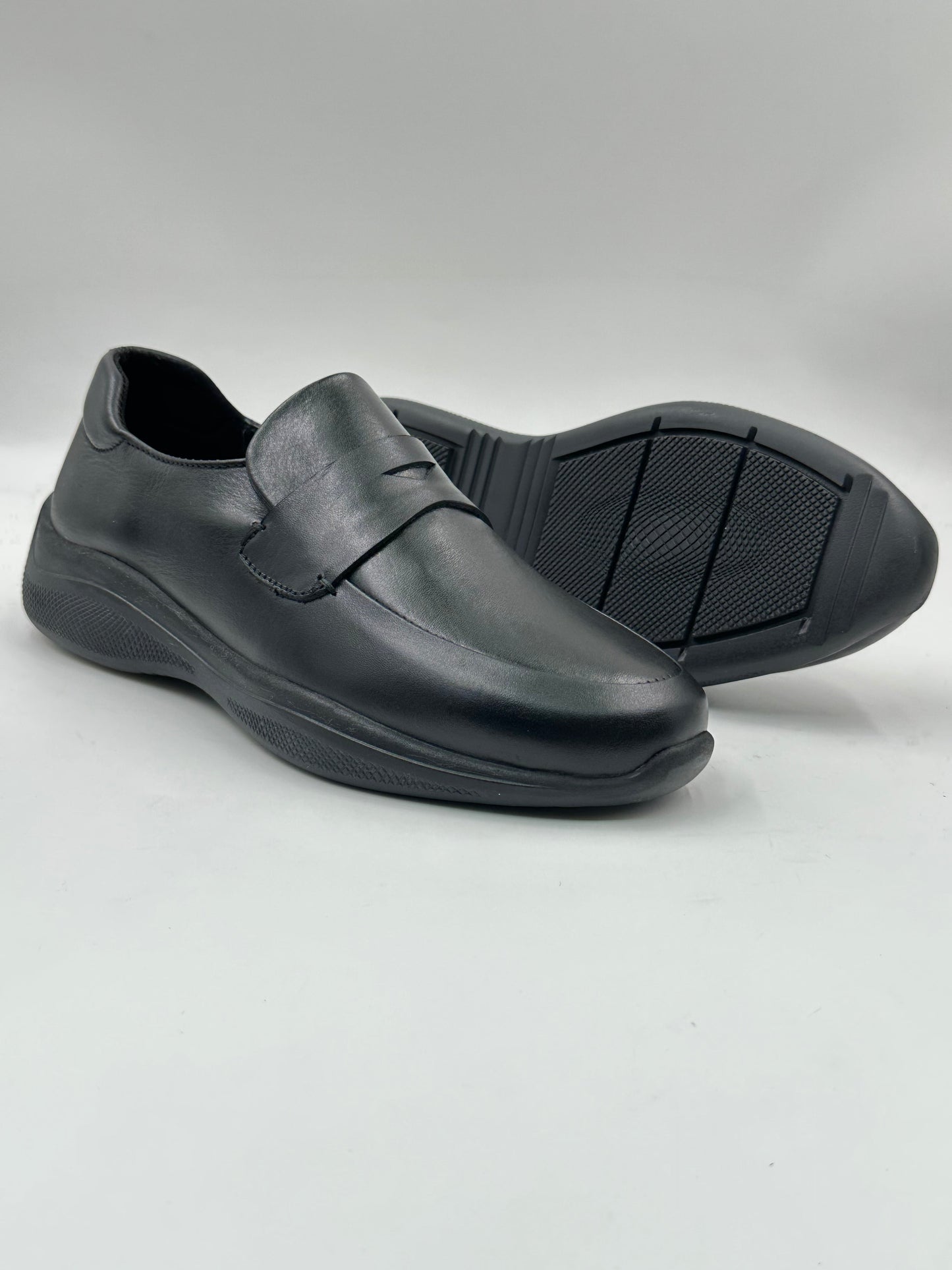 Mocassin cuir slip-on - coloris foncé et vue semelle