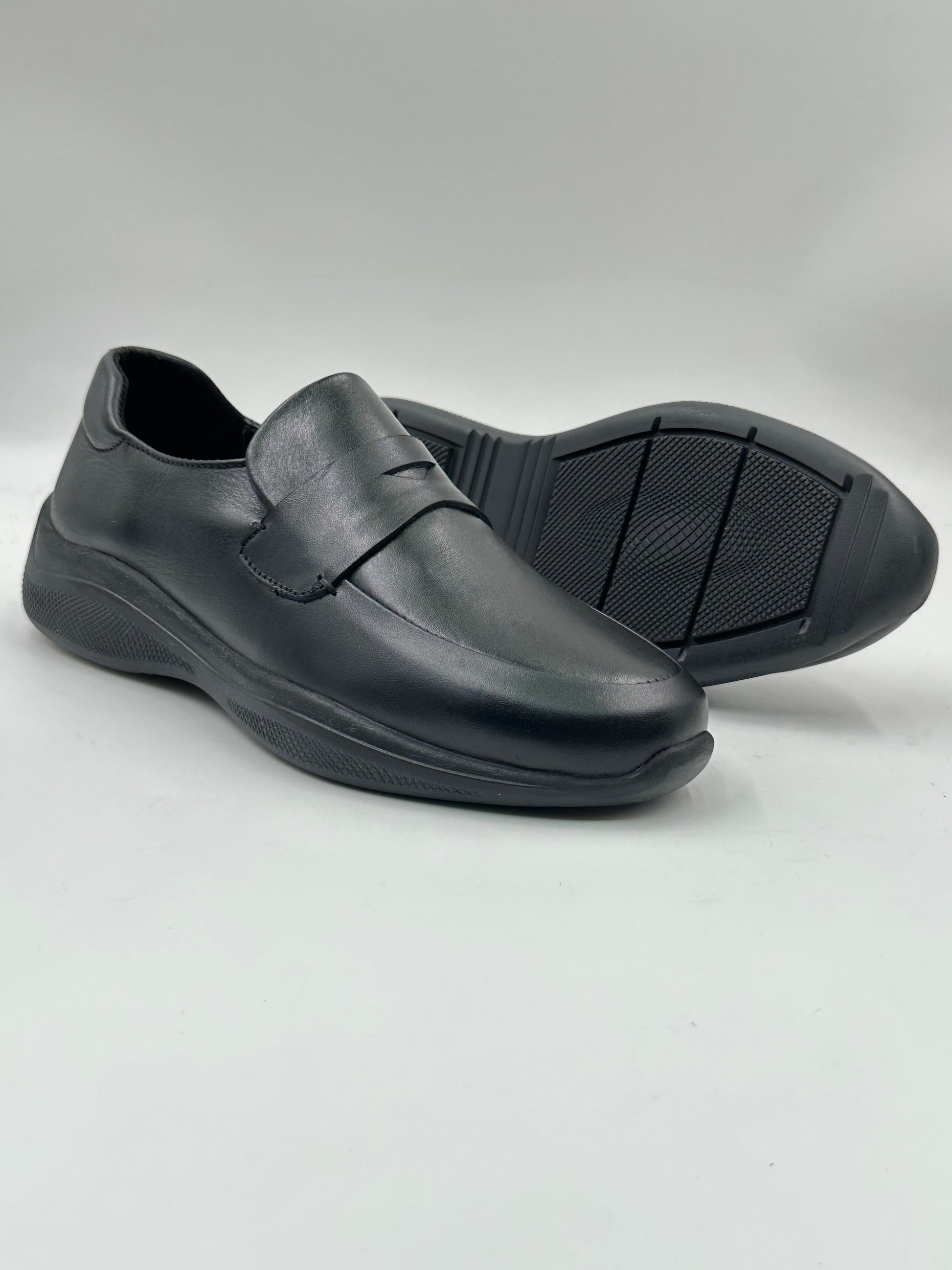 Mocassin cuir slip-on - coloris foncé et vue semelle